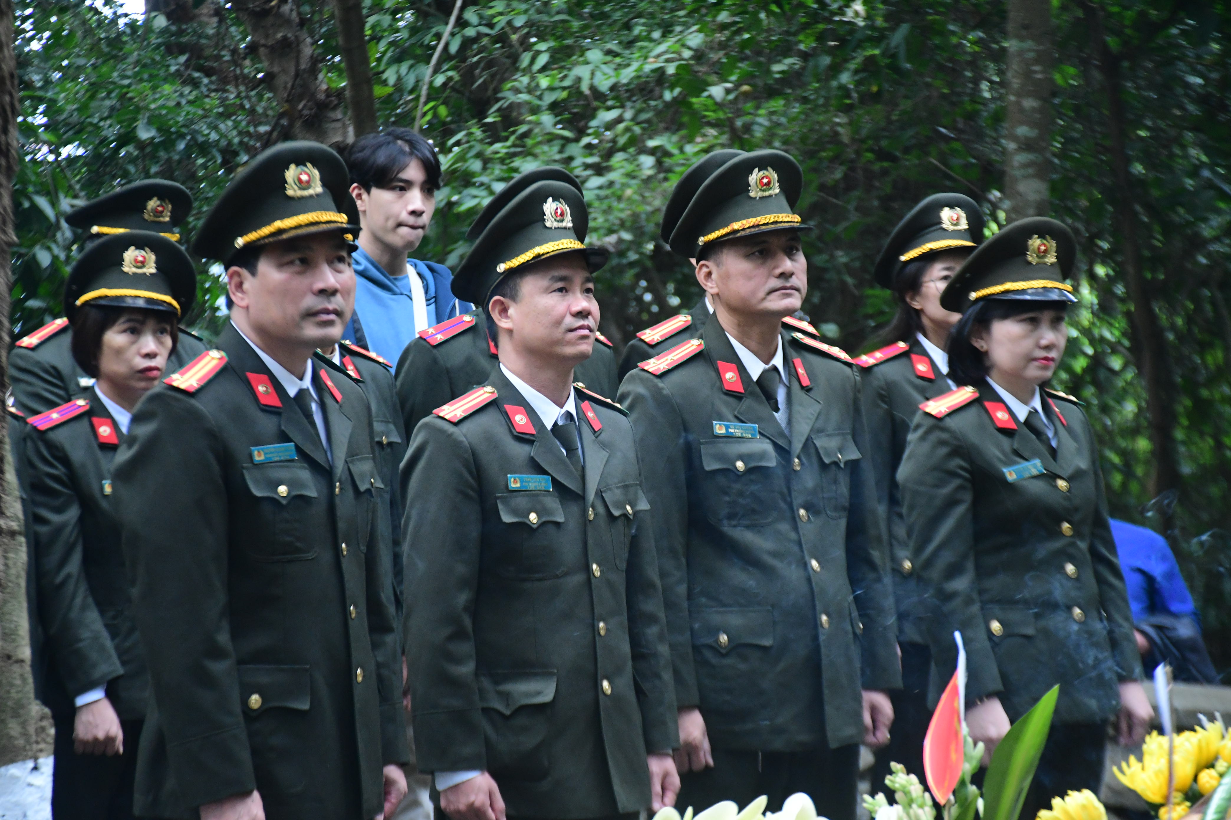 Lực lượng Hậu cần – kỹ thuật CATP: Tổ chức về nguồn tại Khu di tích K9 – Đá Chông